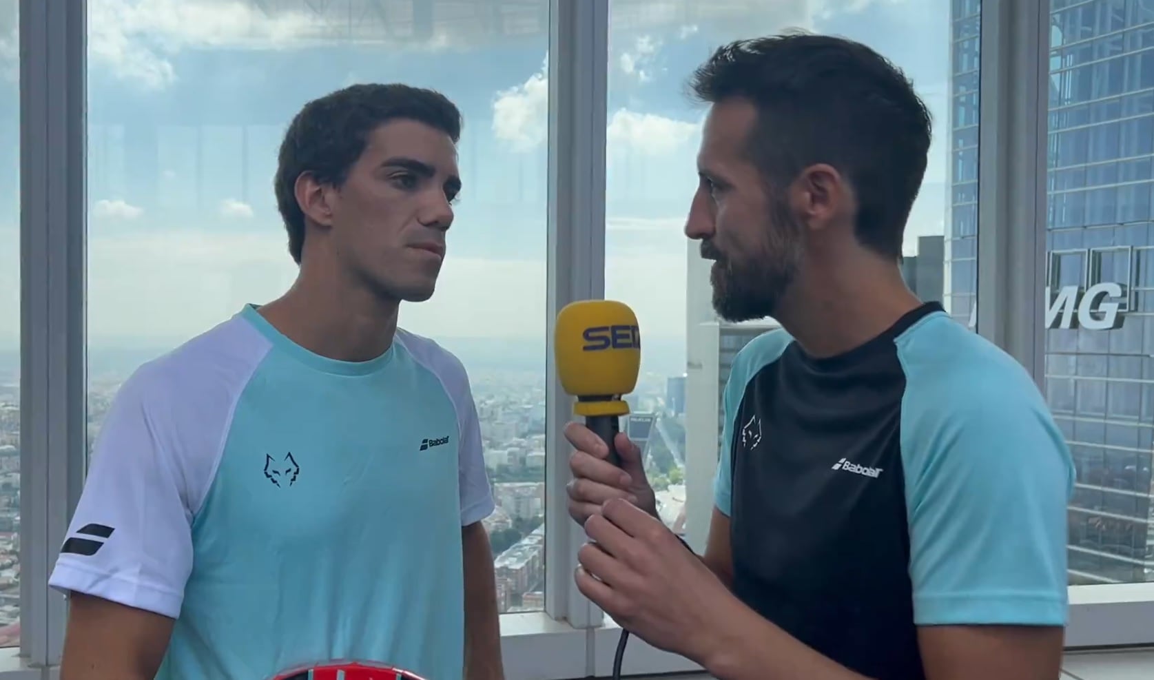 Juan Lebrón, con Javi Blanco, durante la entrevista.