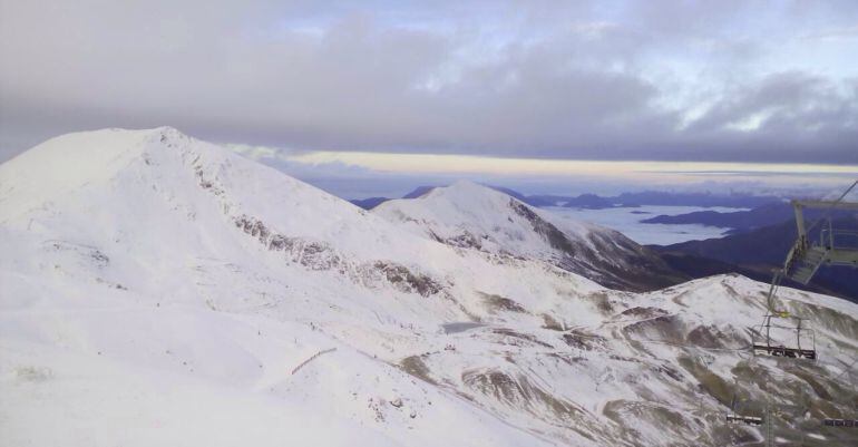 Imatge d'aquesta setmana de l'estació d'esquí de Boi Taüll des de Puig Falcó
