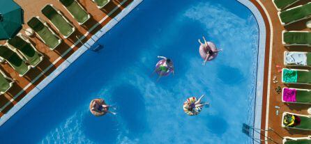 "En estos momentos más que vender los recursos turísticos de los que disponemos, prima más vender seguridad", asegura Ángel Pascual, director de la Cátedra de Turismo de la UMU