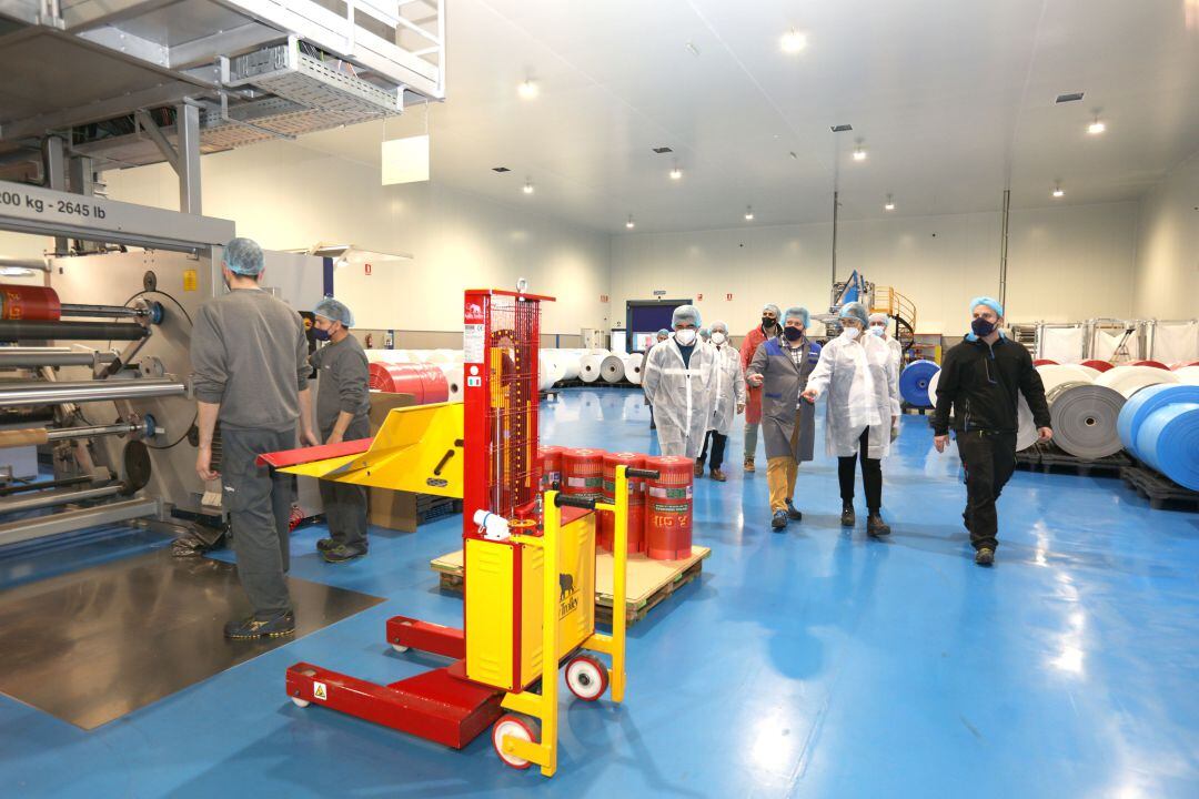 La Diputación respalda el valor empresarial y el compromiso con el medio rural que representa Plaspisa