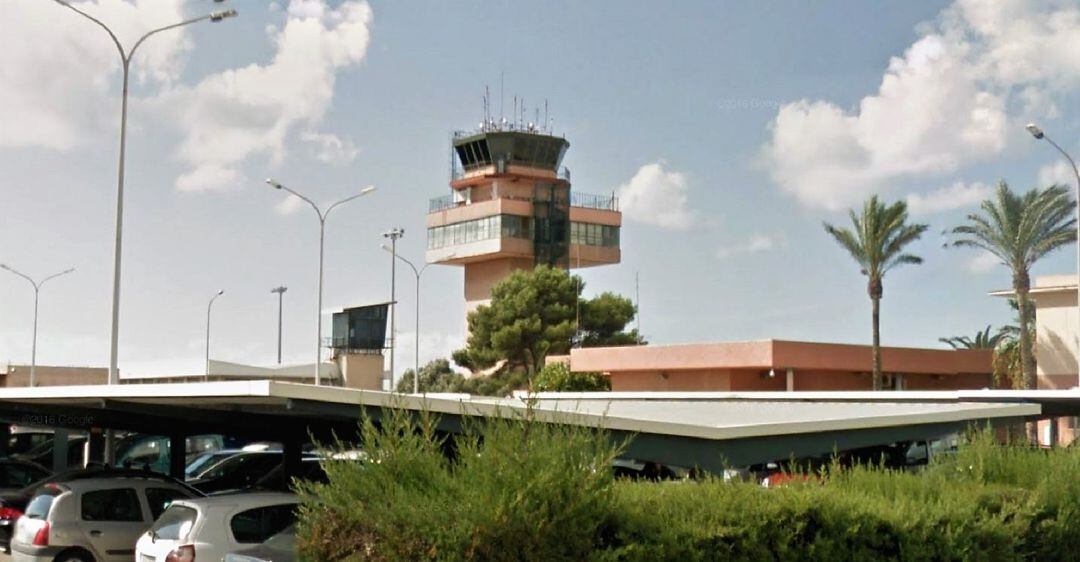 Torre de control del aeropuerto de Menorca