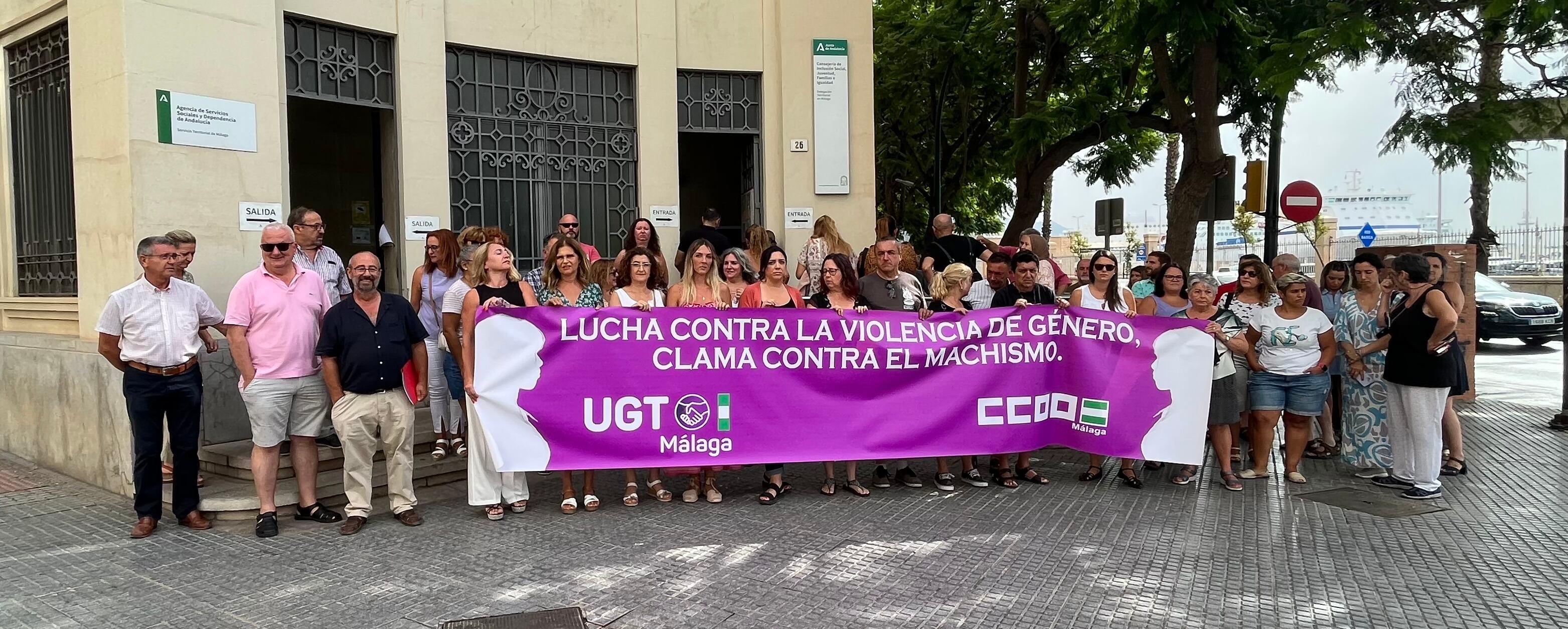 Minuto de silencio contra el asesinato machista en Humilladero (Málaga)