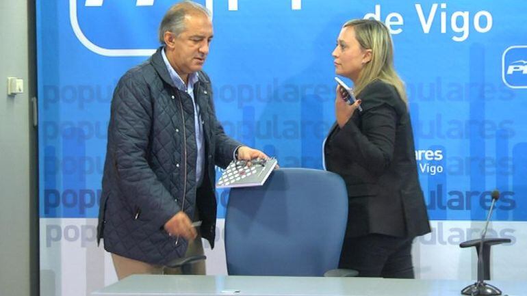 Chema Figueroa y Elena Muñoz instantes antes de empezar la rueda de prensa