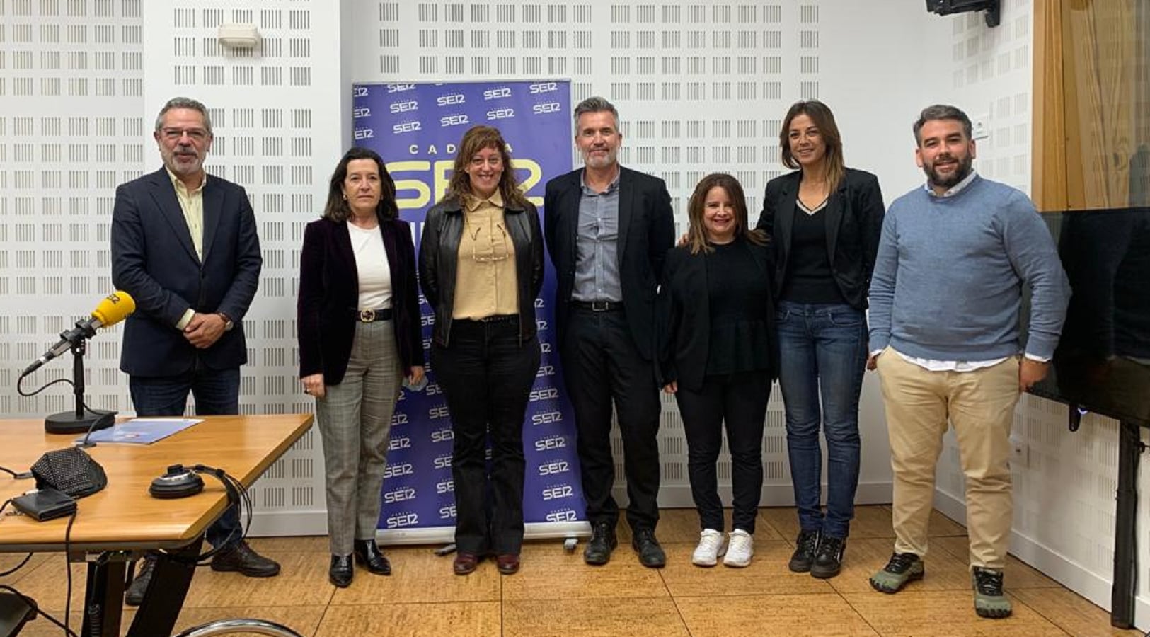 Ada Bernal, Pepa Mallorca, José Antonio González Florido, Daniela Moreno y CArlos Vázquez junto a la delegada de Turismo, Rosa Hernández y Salomón Hachuel