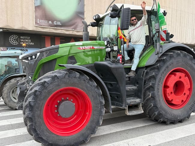 Tractorada por el centro de Alicante. Foto: Daniel Rodríguez