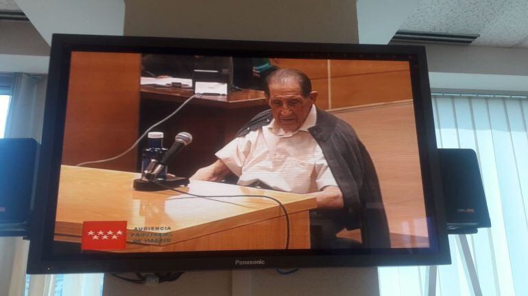 Foto de archivo del doctor Eduardo Vela durante el juicio.