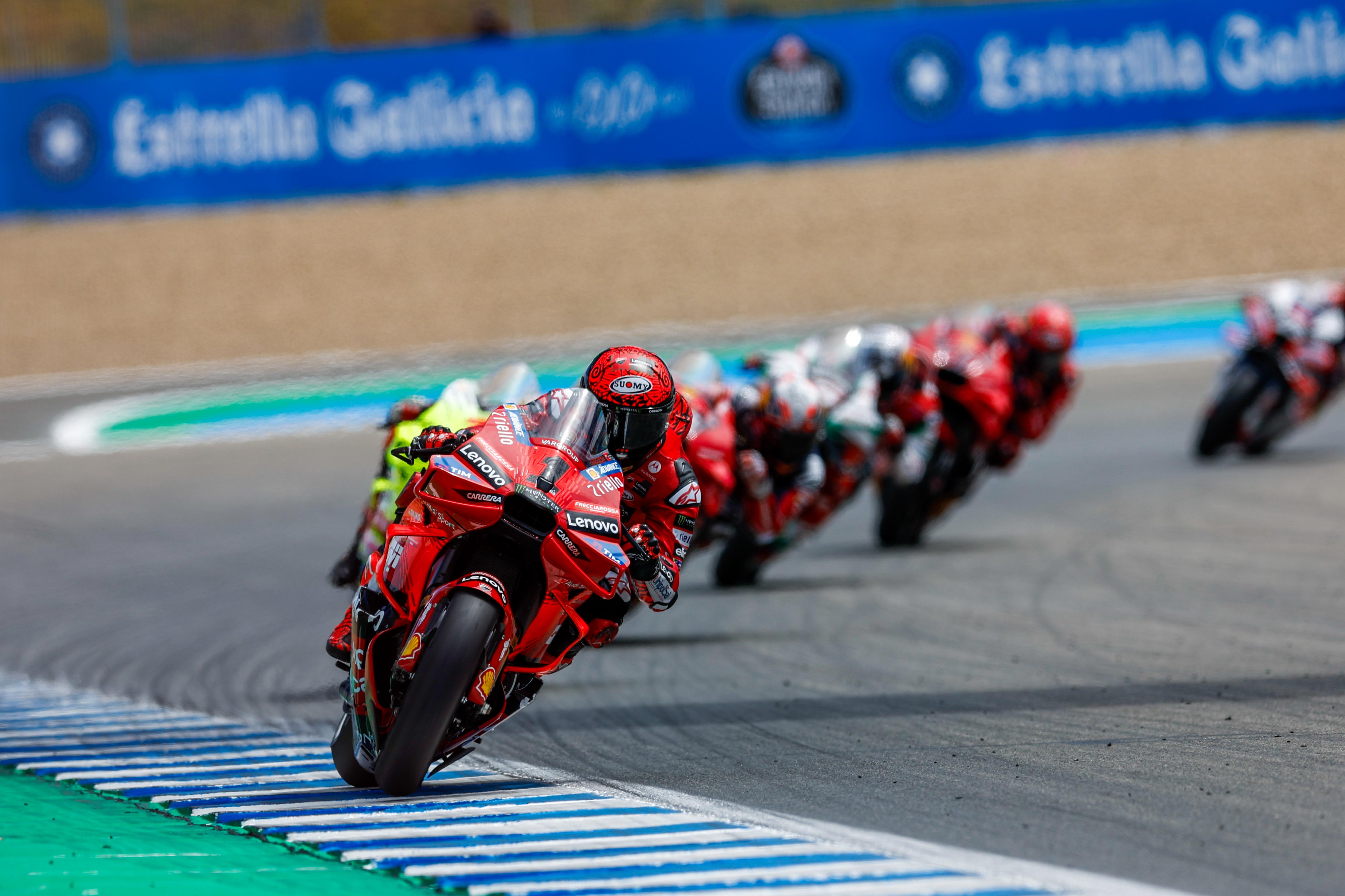 Bagnaia domina en los entrenos del viernes