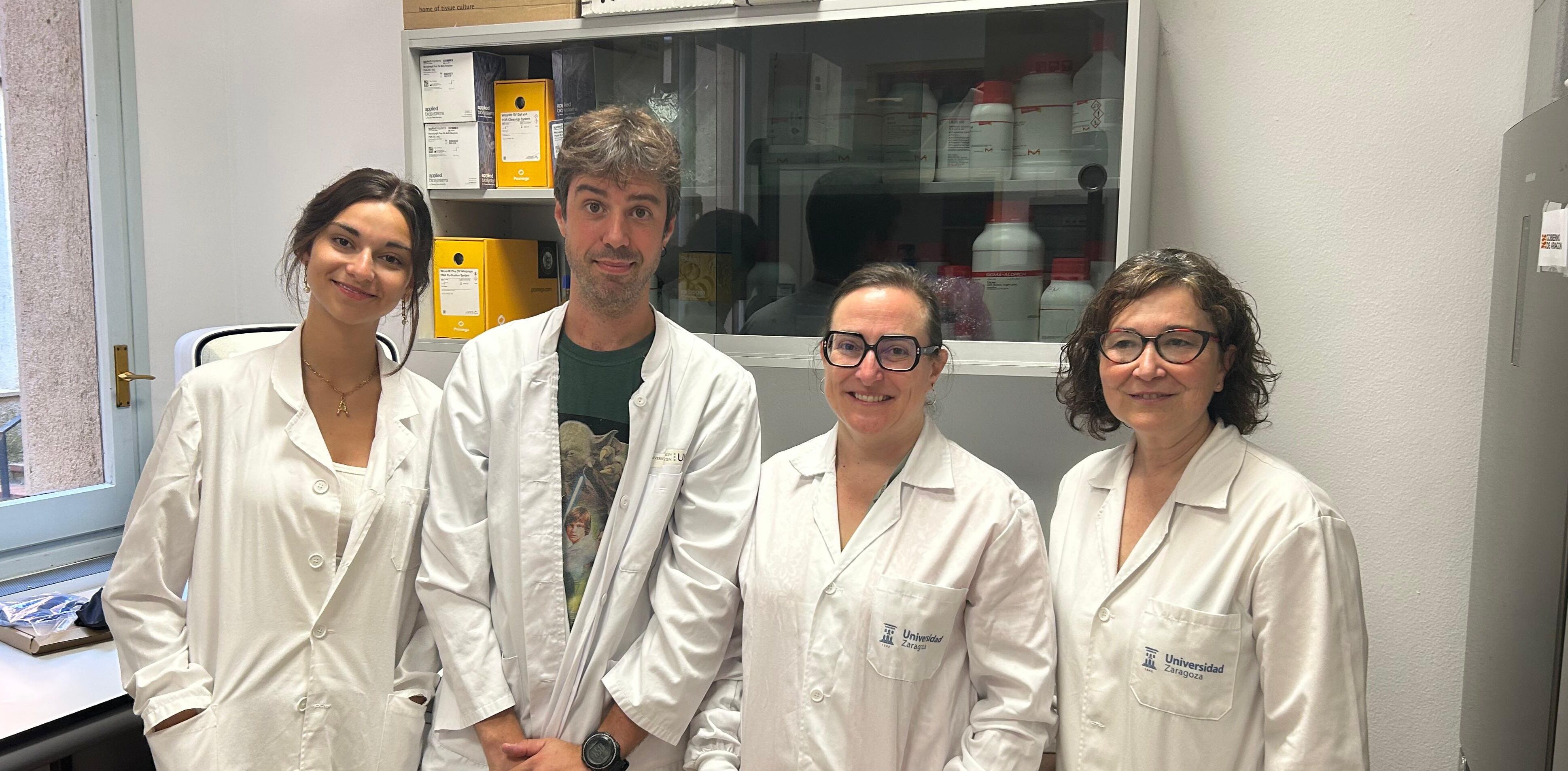Erika Fernández-Vizarra, David Pacheu, Aldara Mainé y Mónica Bescós integrantes del Servicio de Diagnóstico de Enfermedades Genéticas Mitocondriales que desarrolla su actividad en el Campus de Huesca de Unizar