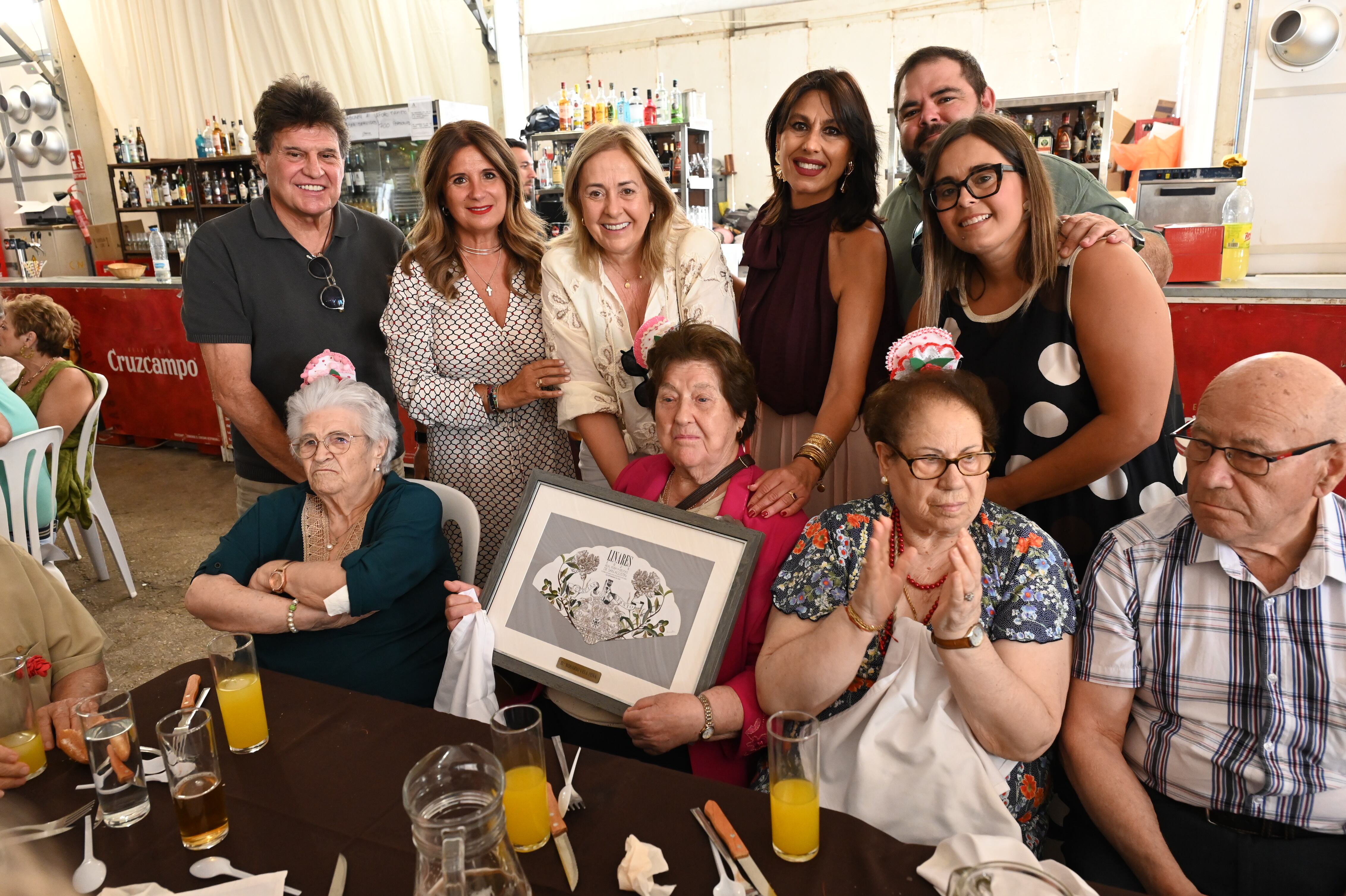 Homenaje a los mayores de Linares.