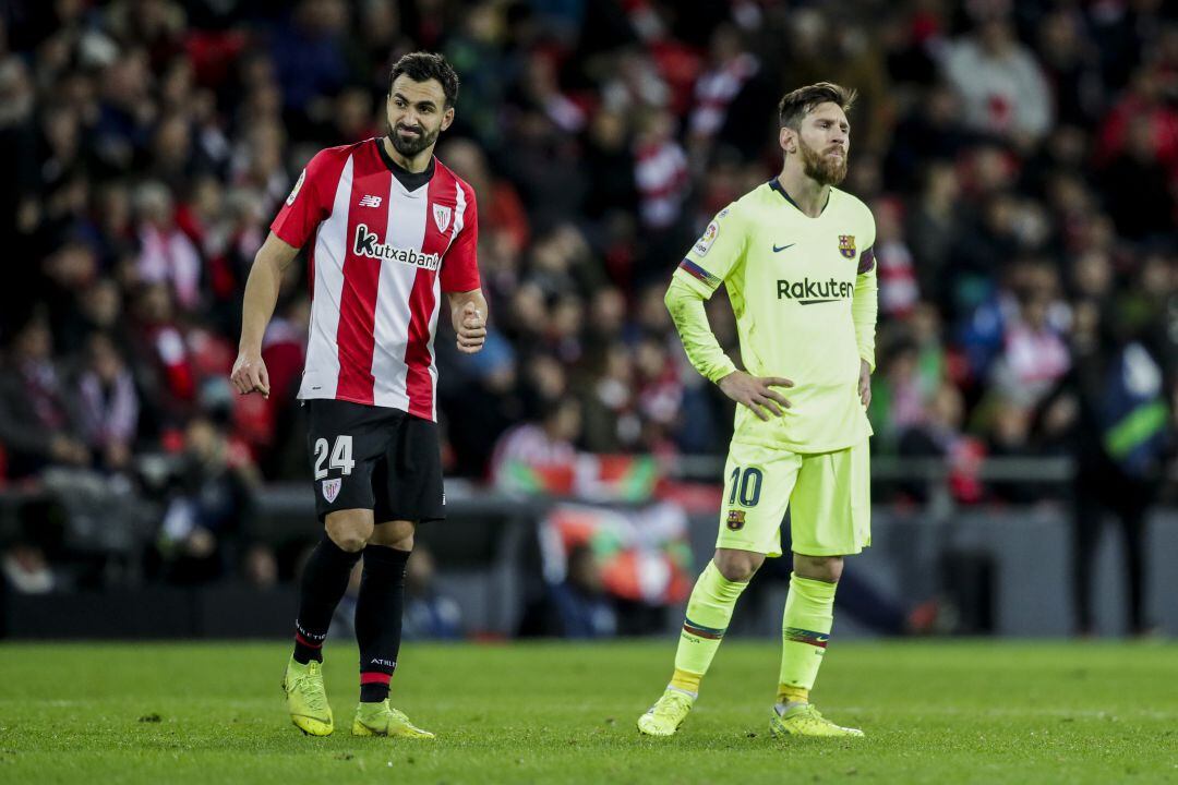 Balenciaga y Messi, en un partido entre el Athletic y el Barcelona.