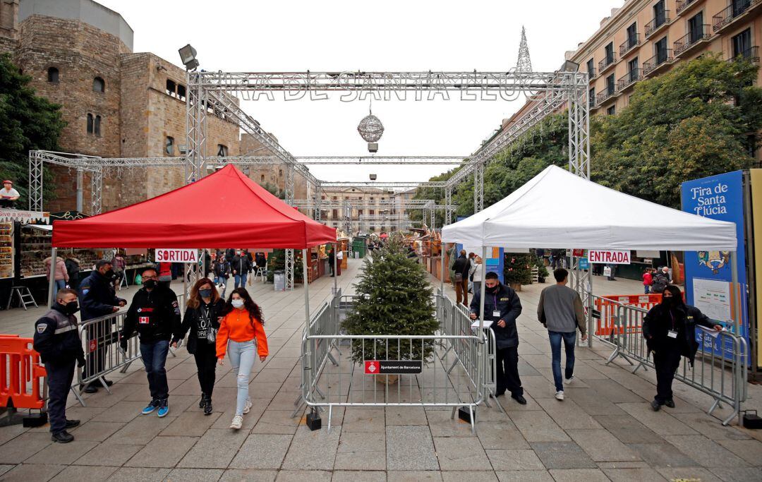 Mercado navideño de Santa Llucia en Barcelona.