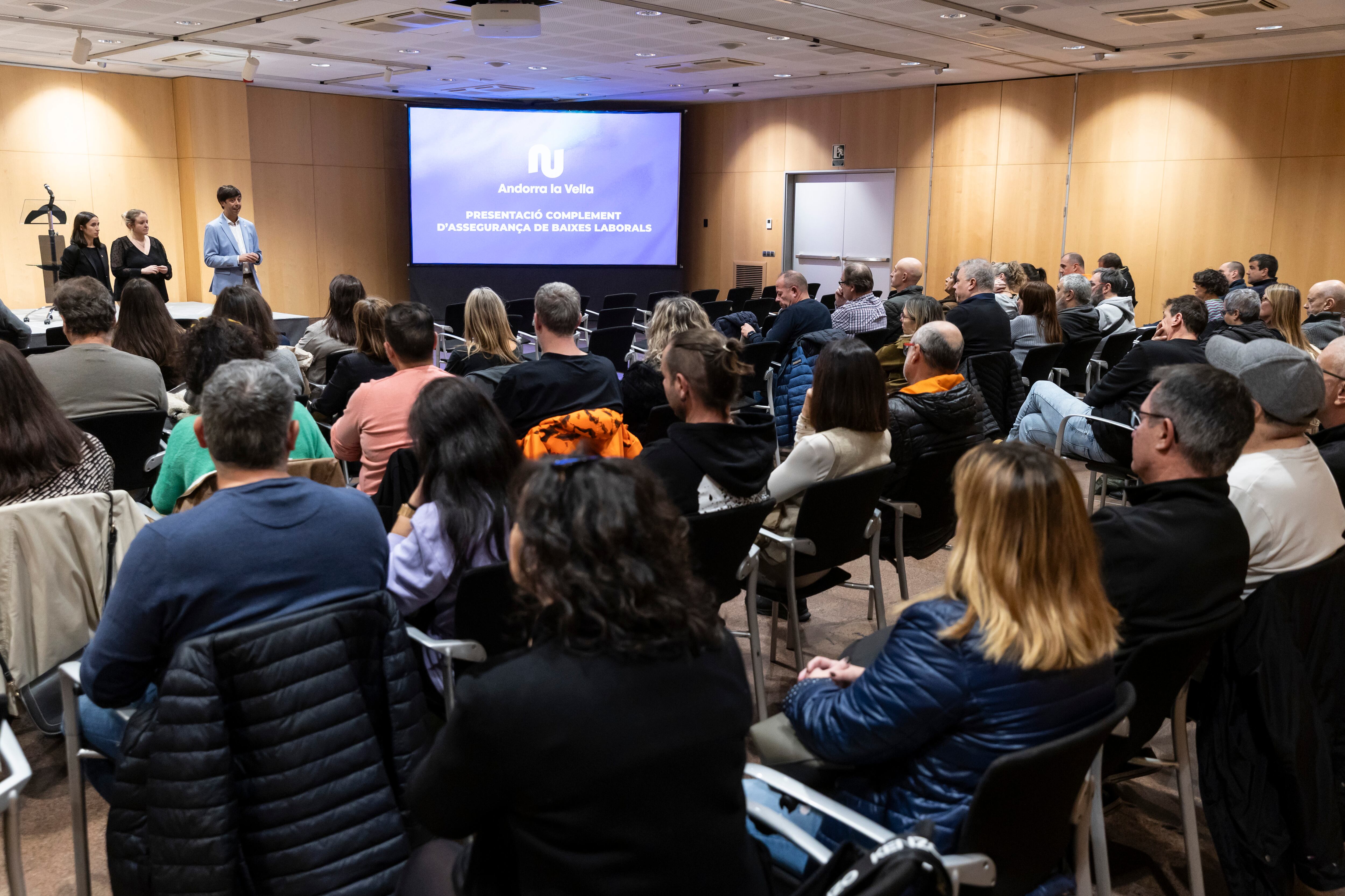 Els cònsols de la capital durant la presentació de l&#039;assegurança als funcionaris