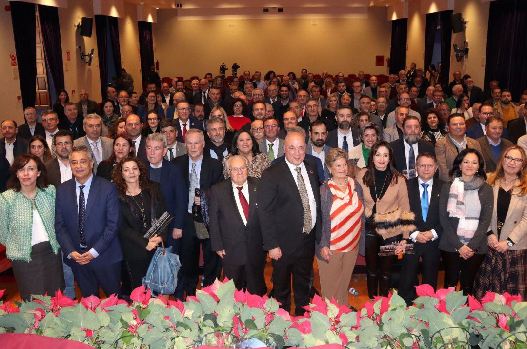 Acto de homenaje a los alcaldes y alcaldesas en la Diputación.