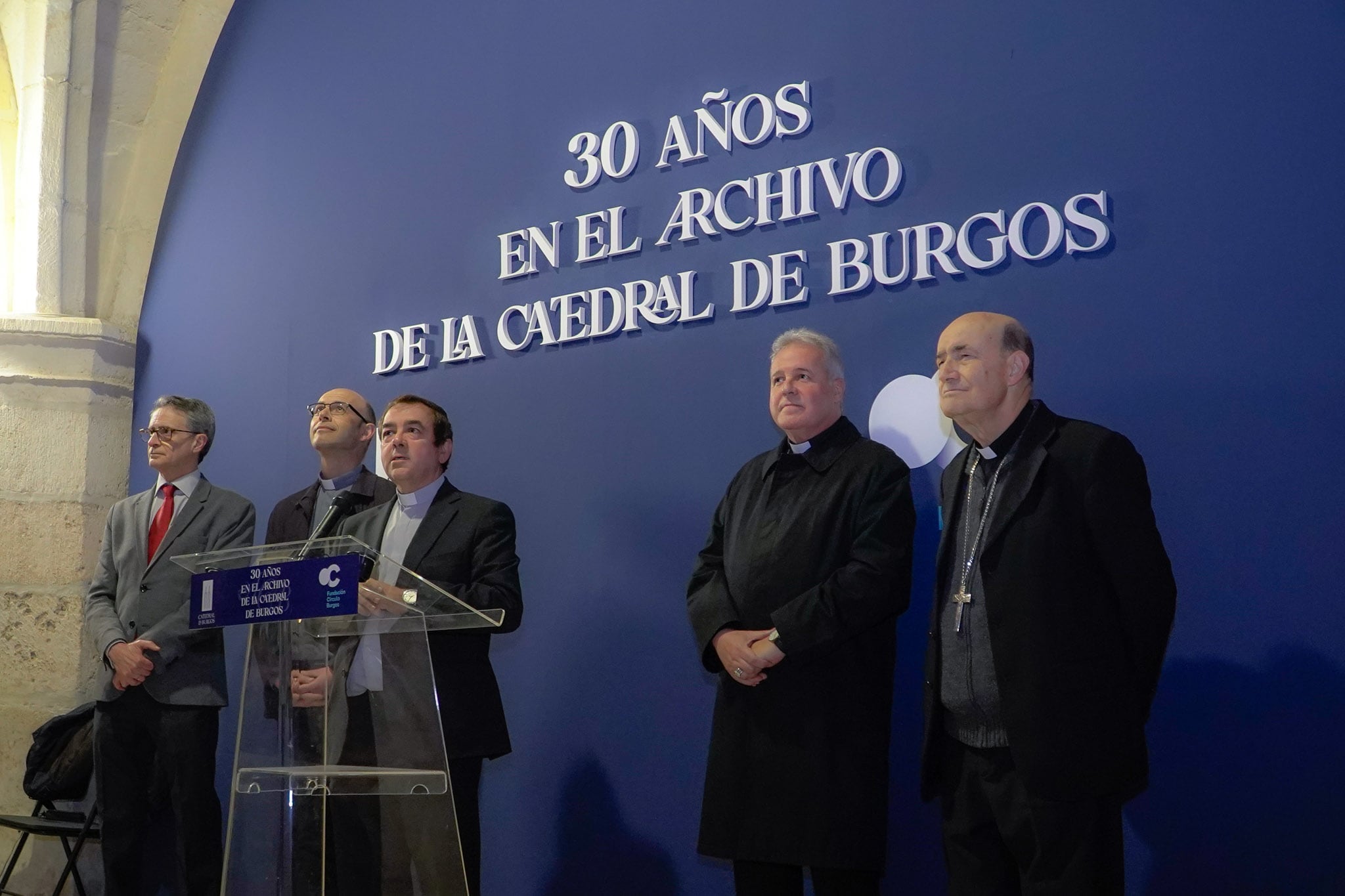 De izq, a der.: Emilio de Domingo, Fernando Arce, Félix Castro, D. Mario Iceta y D. Fidel Herráez (arzobispo emérito)