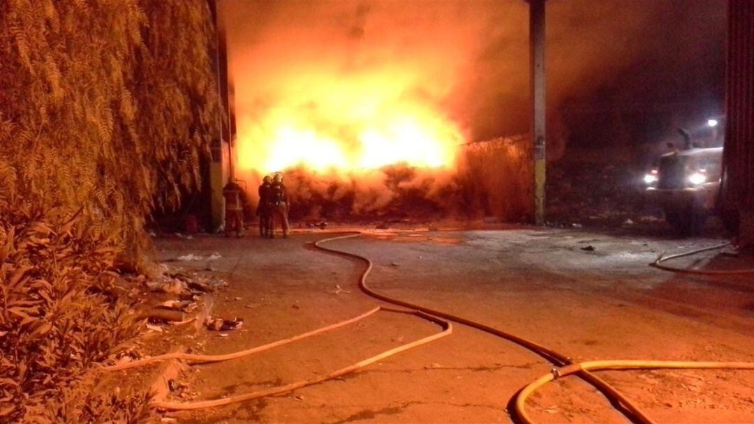 Incendio industrial en Alaquàs