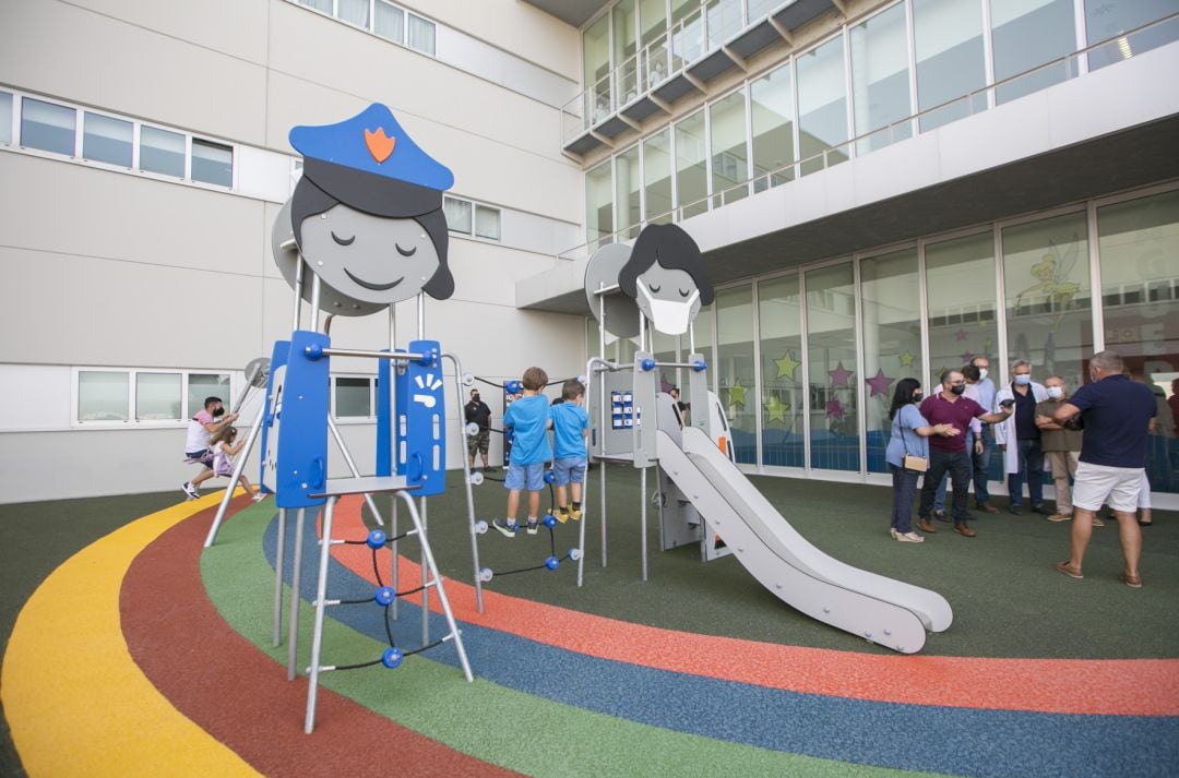 Parque infantil donado por Alma de Acero