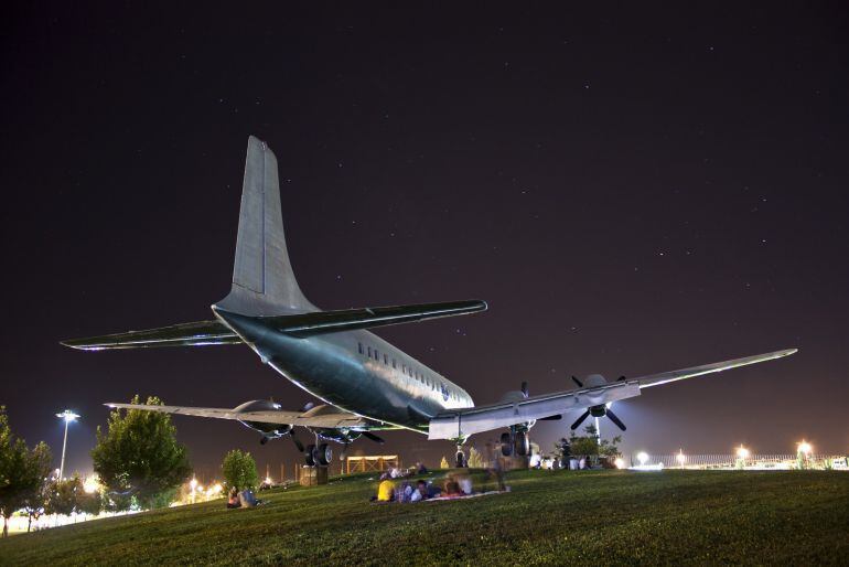 Imagen nocturna del Balcón del Guadalquivir