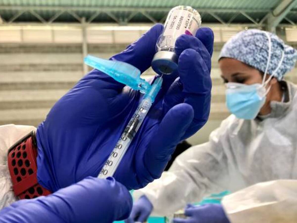 El Área Sanitaria Oeste abre la vacunación sin cita previa para nacidos entre 2002 y 2010