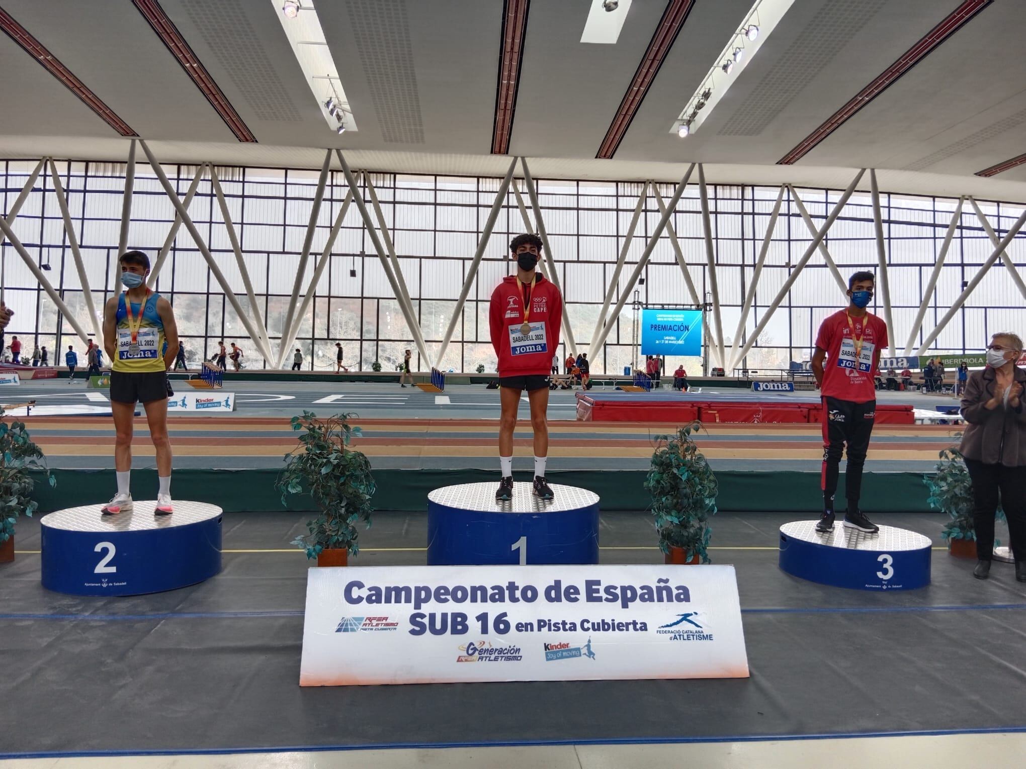 Juan Gabriel Armero en lo más alto del podio