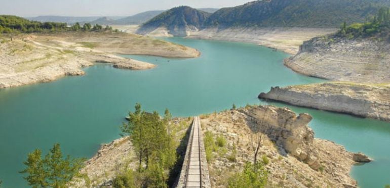 Embalse de Entrepe&ntilde;as, a pocos kil&oacute;metros de Chillar&oacute;n del Rey