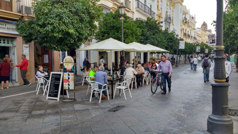 Imagen de una terraza en el centro de Jerez