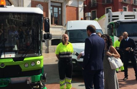 Óscar Puente, en la presentación de los nuevos vehículos