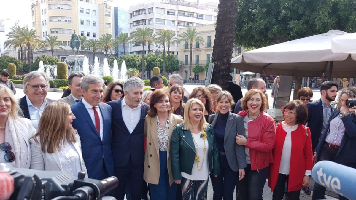 Carmen Calvo defiende la labor de las mujeres gitanas por romper con los estereotipos