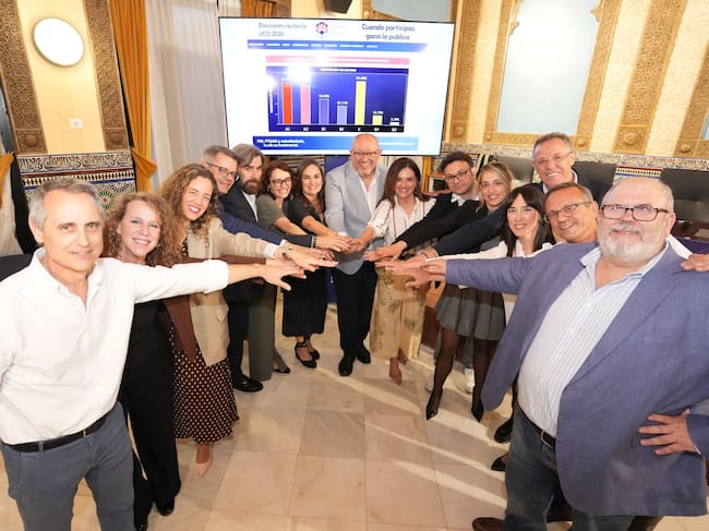 El rector de la UCO con su nuevo equipo.