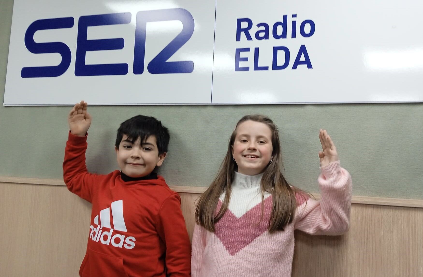 Raúl y Ainhoa, en el estudio de Radio Elda SER