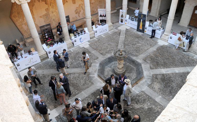 Imagen de uno de los actos de la I Fiesta Internacional del Vino que celebra la Junta de Castilla y León en Burgos