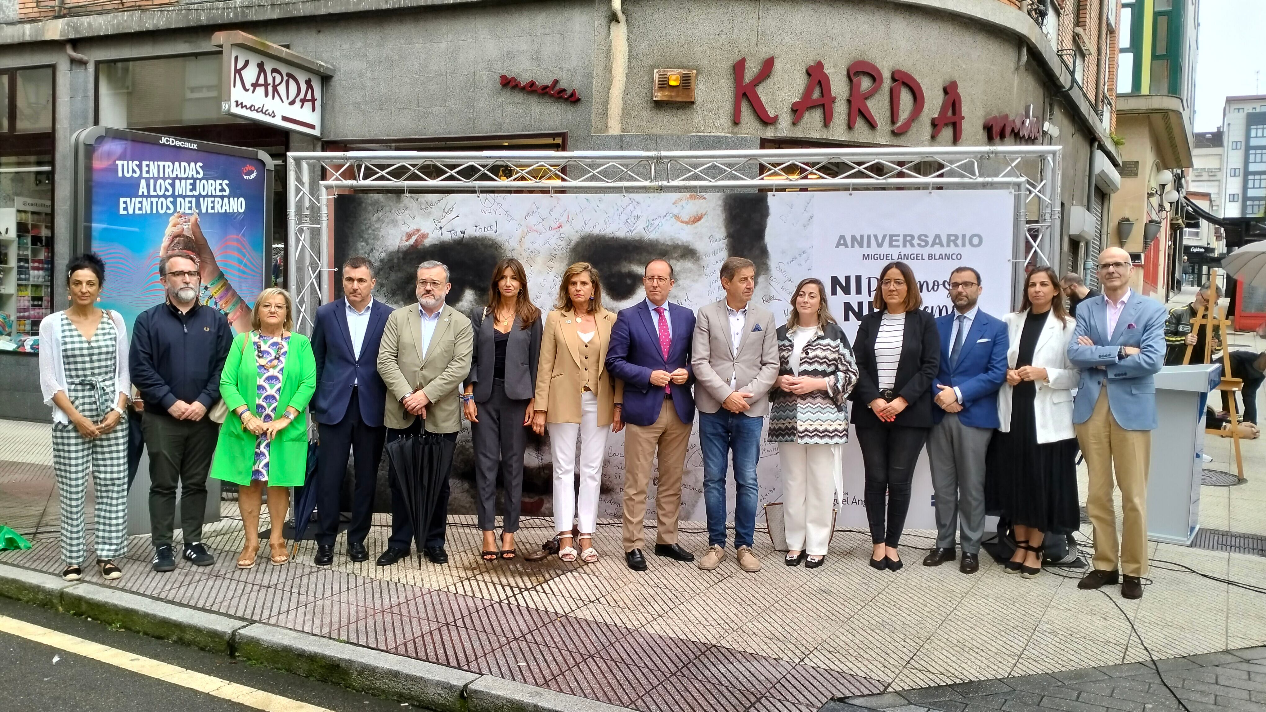 Homenaje del Ayuntamiento de Oviedo a Miguel Ángel Blanco en el 27 Aniversario de su asesinato a manos de ETA