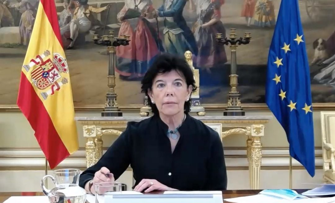 La ministra de Educación y FP, Isabel Celaá, en la rueda de prensa telemática tras la Conferencia Sectorial de Educacion de este lunes 14 de diciembre.