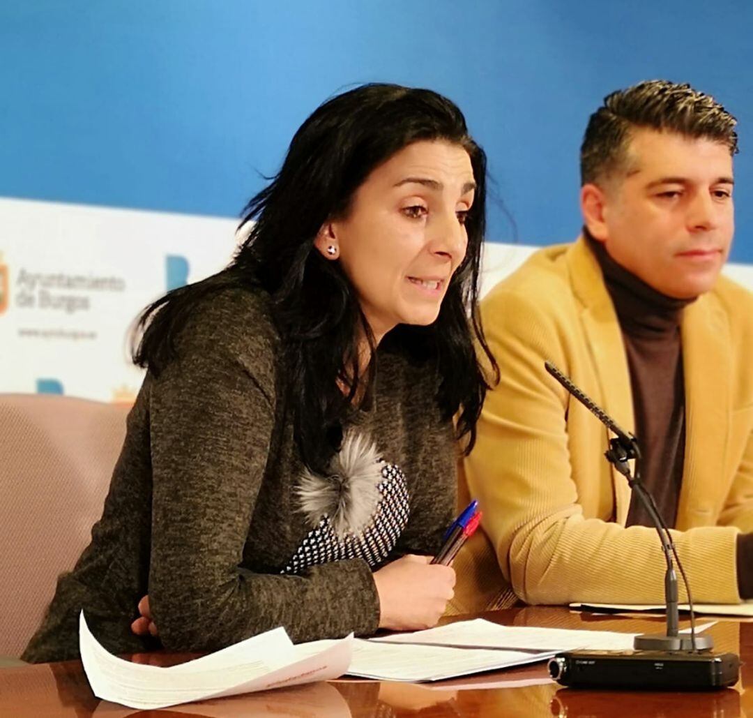 La portavoz municipal de Ciudadanos, Gloria Bañeres, junto al concejal Vicente Marañón