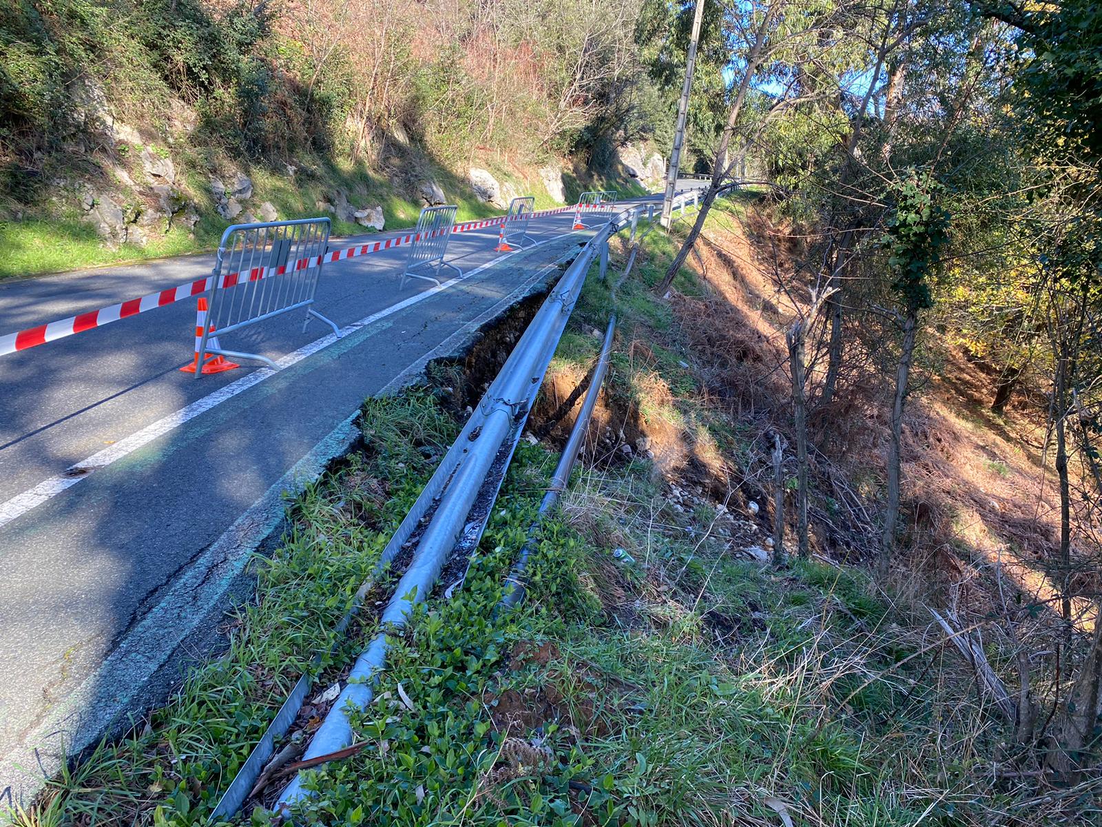 Desprendimientos en la carretera de Sonabia.