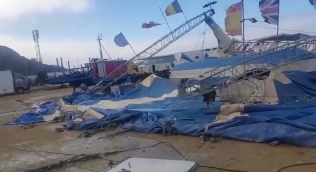 Circo Berlín destrozado por los efectos del viento en La Línea