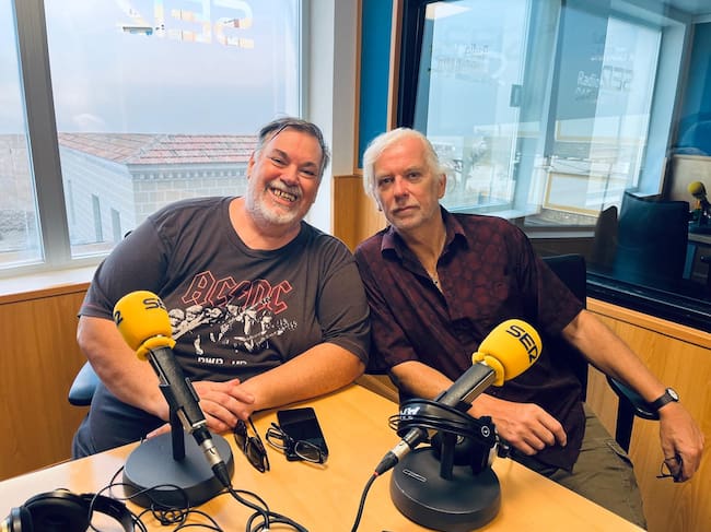 Domingo J. Casas y Steve de B-Movie