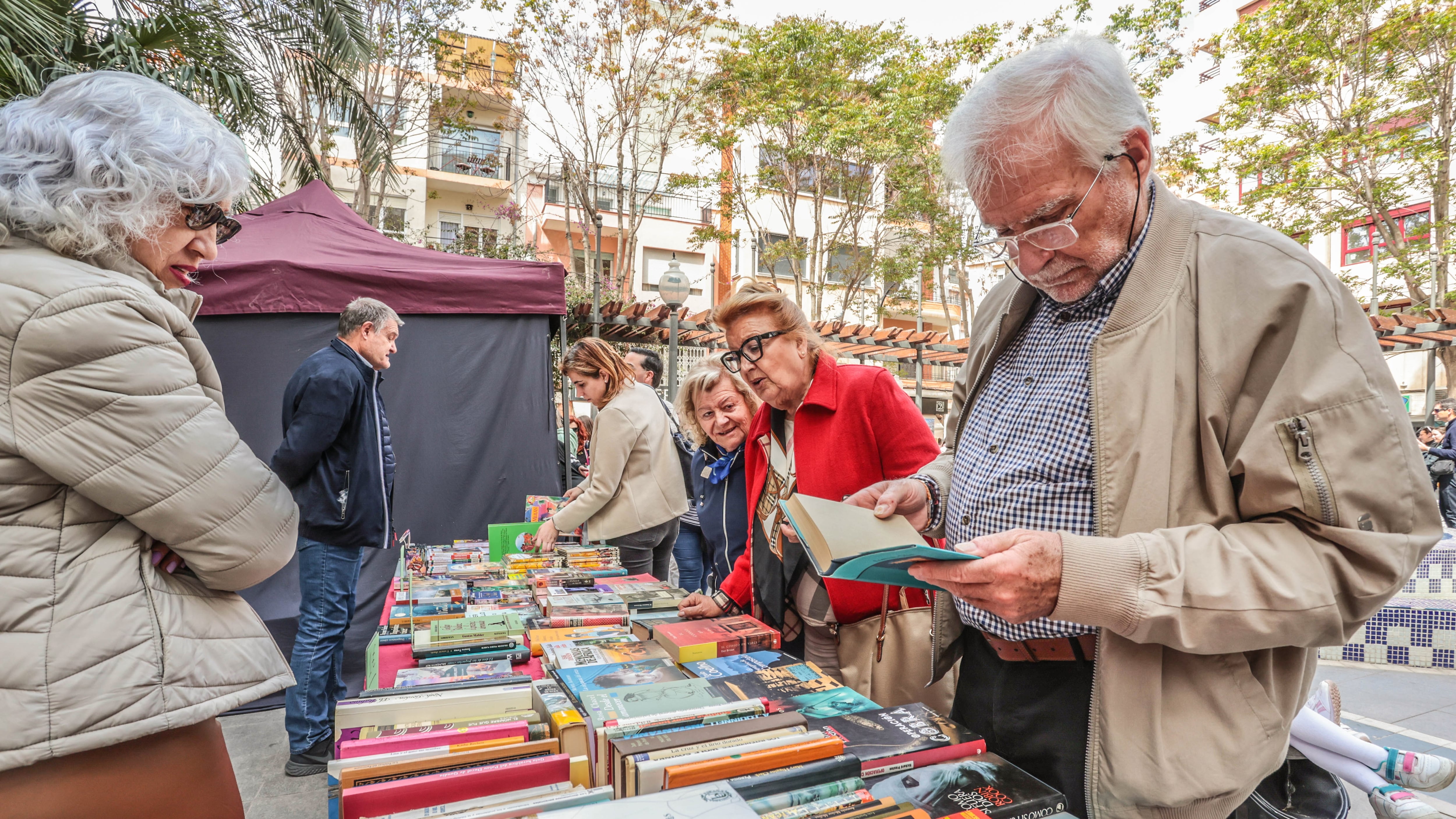 Todas las generaciones se han reunido en esta Feria del libro