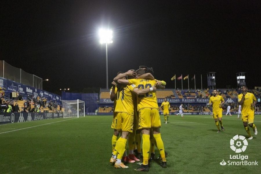 El equipo de Fran Fernández sólo ha podido celebrar un triunfo ante sus aficionados.