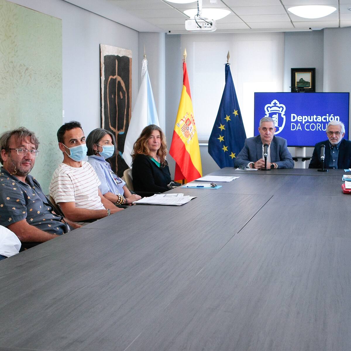 La Diputación de A Coruña promueve ferias de comercio en seis concellos para promocionar la economía local