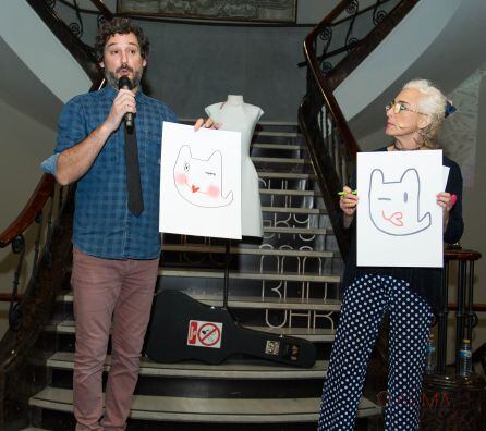 Eugeni Alemany y Mariola Cubells en el momento de la subasta de la donación de Mariscal. Ateneo Mercantil de València. 2017