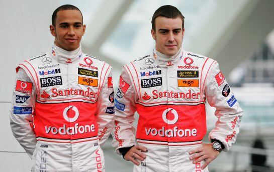 Lewis Hamilton y Fernando Alonso mantuvieron una dura batalla en la temporada 2007, en la que ambos fueron compañeros en McLaren.