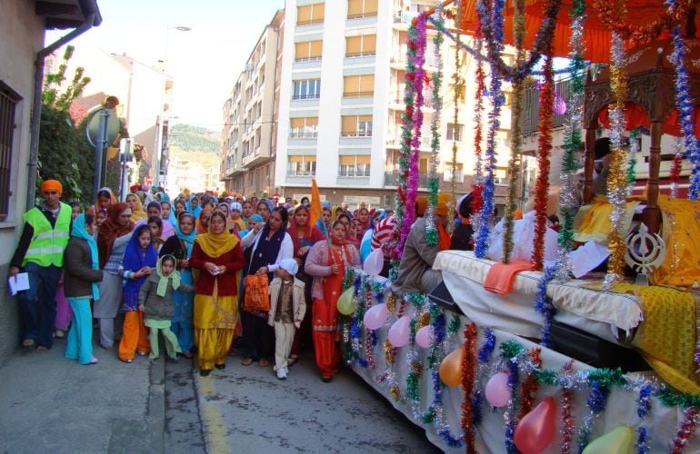 Una celebración de la comunidad sikh de Olot 