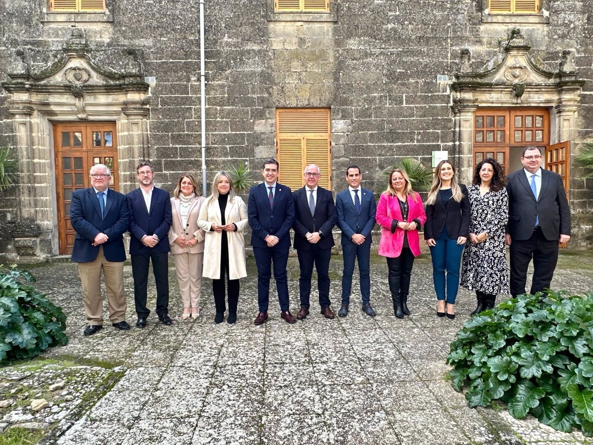 Los delegados de la Junta en Jaén, junto al alcalde de Baeza