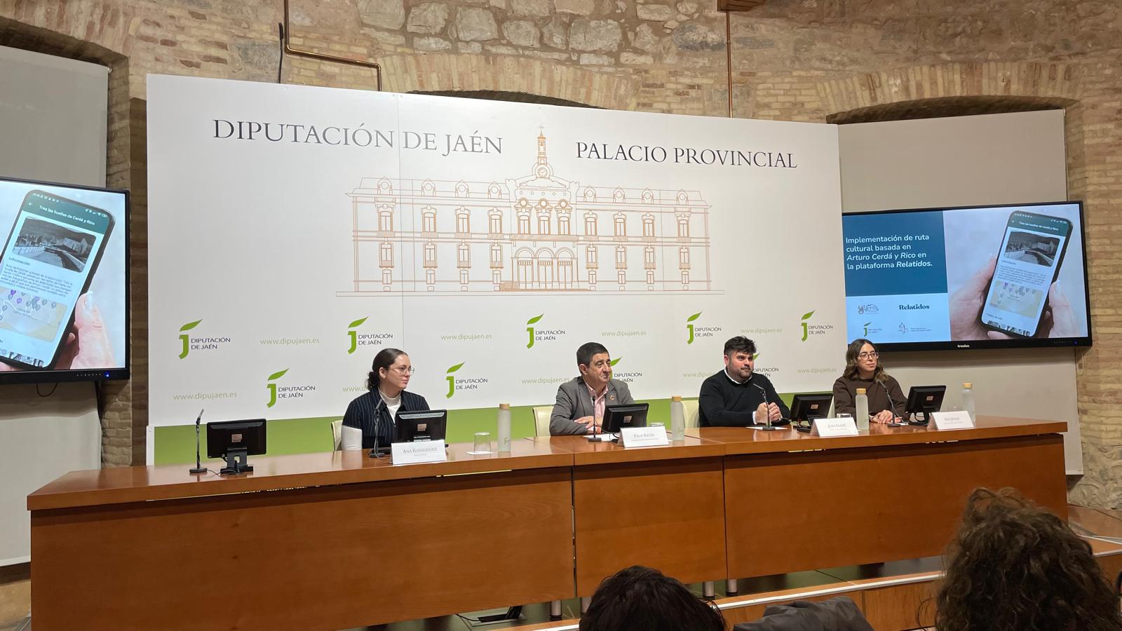 Momento de la presentación en el Aula de Cultura del Palacio Provincial