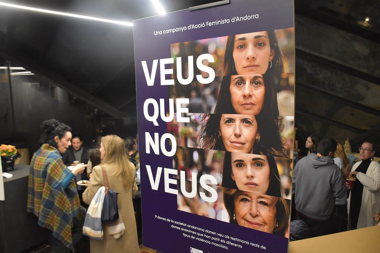 Un moment de la inauguració de l&#039;exposició &quot;Veus que no veus&quot; organitzada per AFd&#039;A