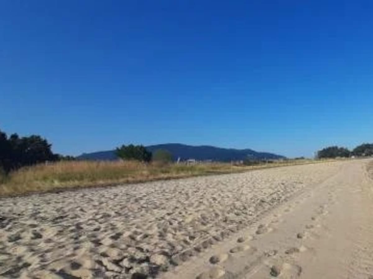 Redondela adelanta la limpieza de playas para garantizar el verano con 140.000 euros