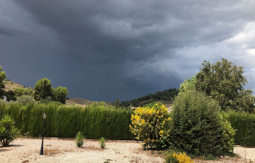 Cielo en Cehegin minutos antes de la llegada de la tormenta