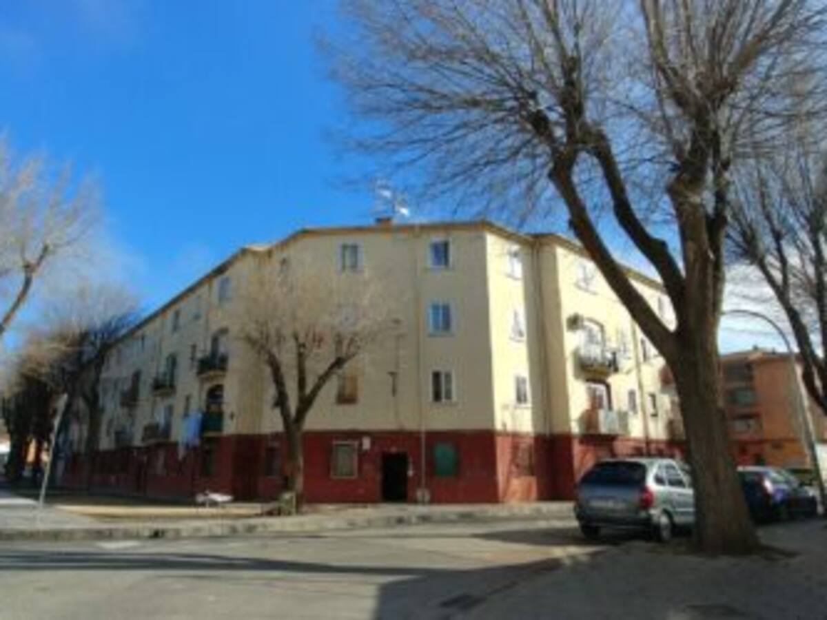 Formalizado el contrato para las obras demolición de las 'Viviendas de la Renfe'