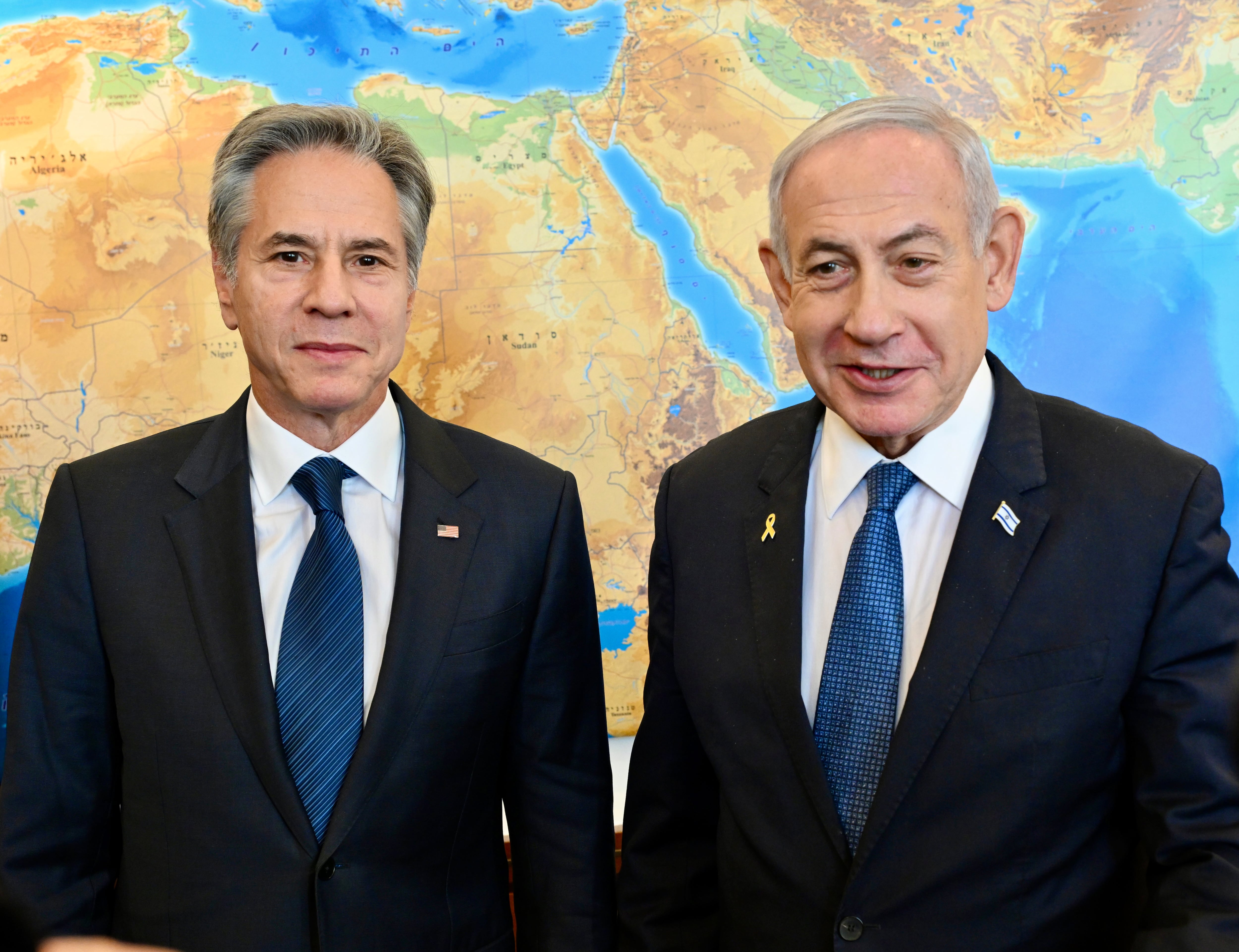 El primer ministro de Israel, Benjamin Netanyahu (d) se reúne con el Secretario de Estado de Estados Unidos, Antony Blinken, en Jerusalén