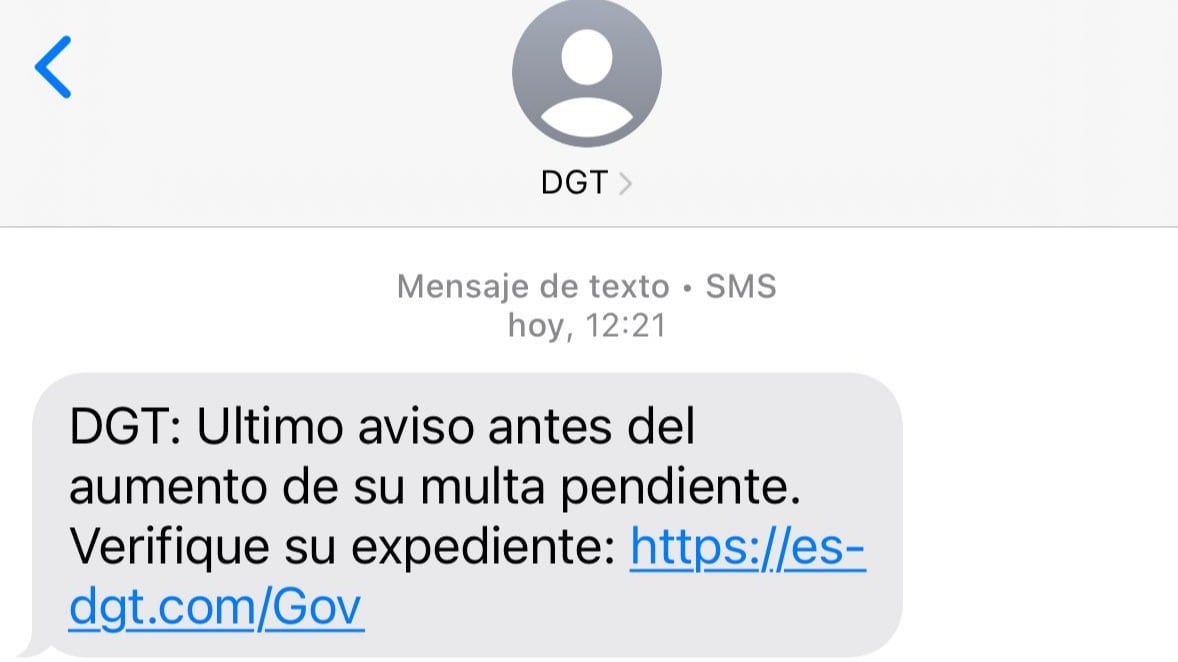 Ejemplo de un SMS que se hace pasar por la DGT.